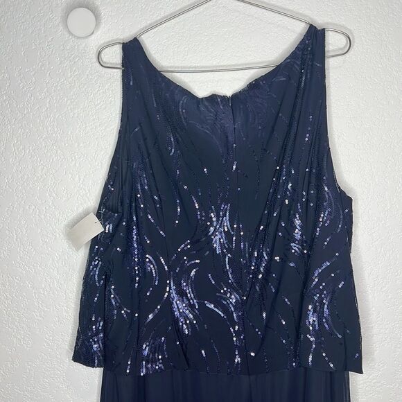 Elegant Navy Blue Sleeveless Dress - Picture 8 of 16